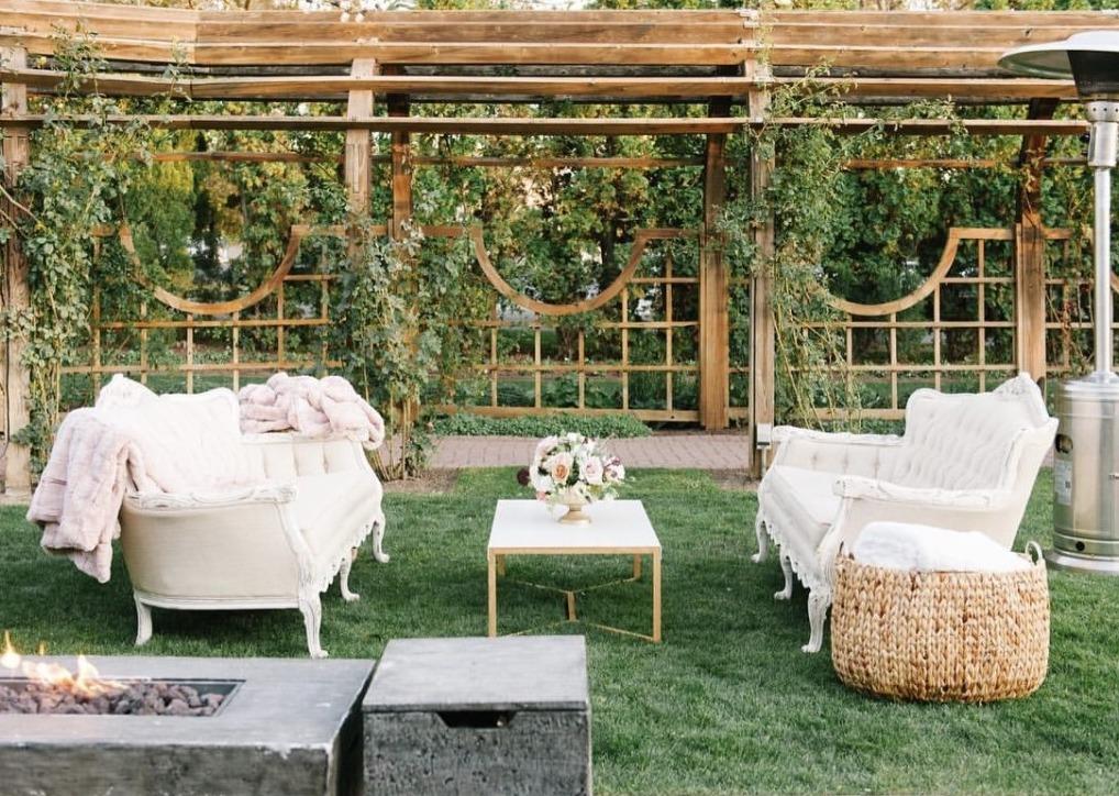 Elizabeth Loveseat